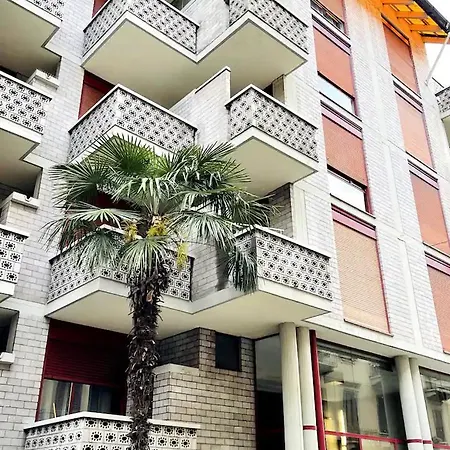 H O L Y House Turín