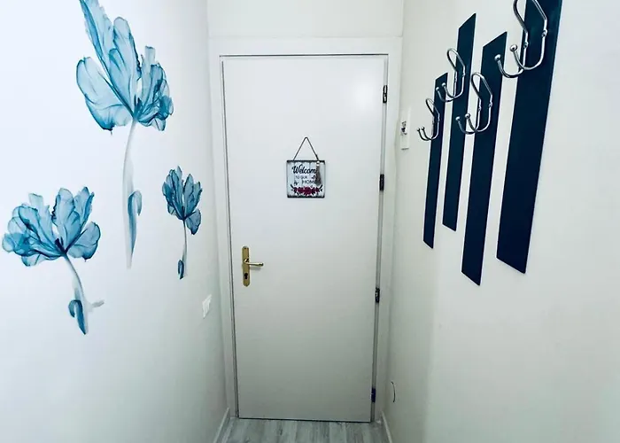 Bed & Breakfast H O L Y House
